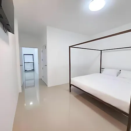 Wicket White Villa