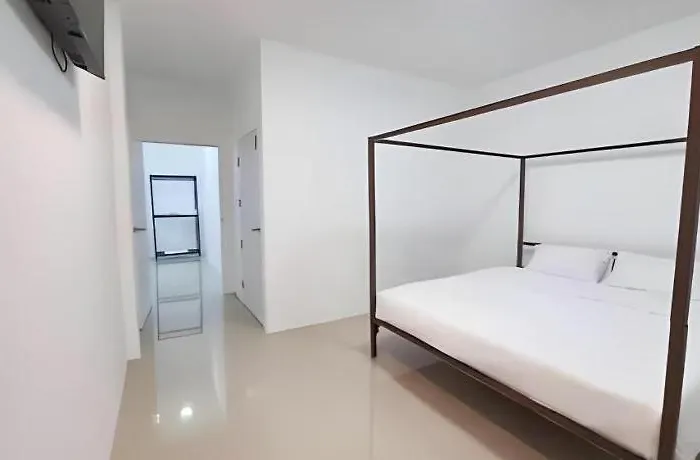 โรงแรม Wicket White 5*