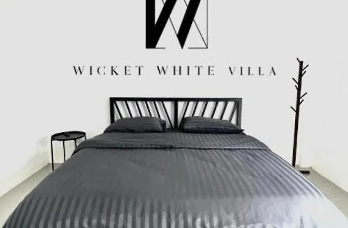 Wicket White Hotel Ban Khao Phra