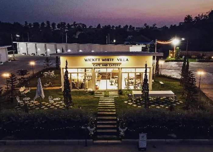 Wicket White 5* Ban Khao Phra