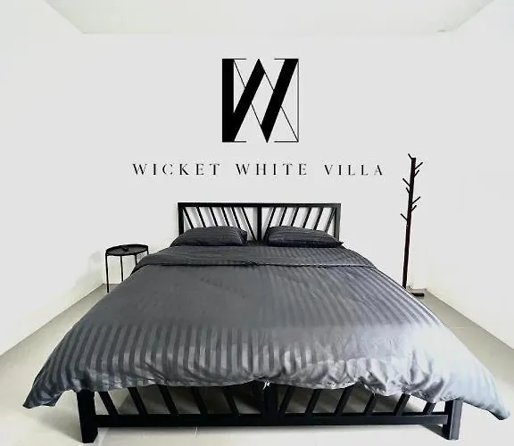 Wicket White Hotel